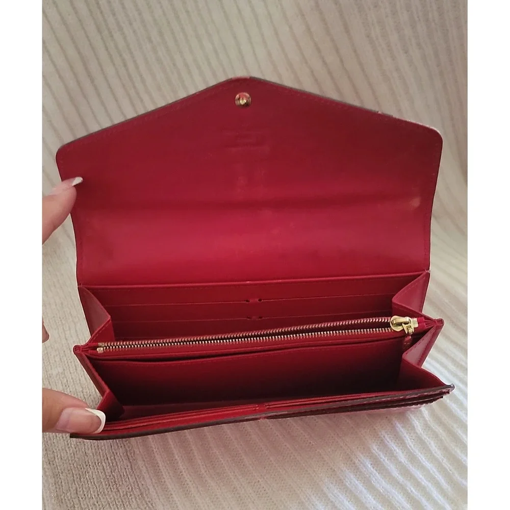Louis Vuitton Sarah Wallet Monogram Vernis‎ Red Patent Leather Crossbody Chain